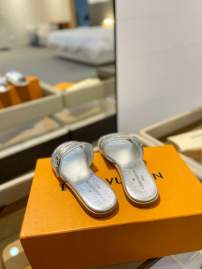 Picture of Louis Vuitton Slippers _SKULVsz35-42h0915627